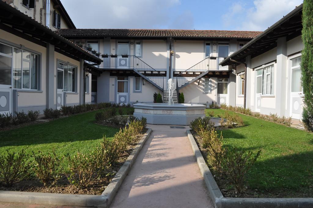 Le Residenze Del Tenore Romano di Lombardia Exterior photo