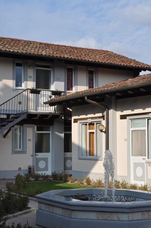 Le Residenze Del Tenore Romano di Lombardia Exterior photo